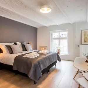 Gracht 62 Bed & Breakfast